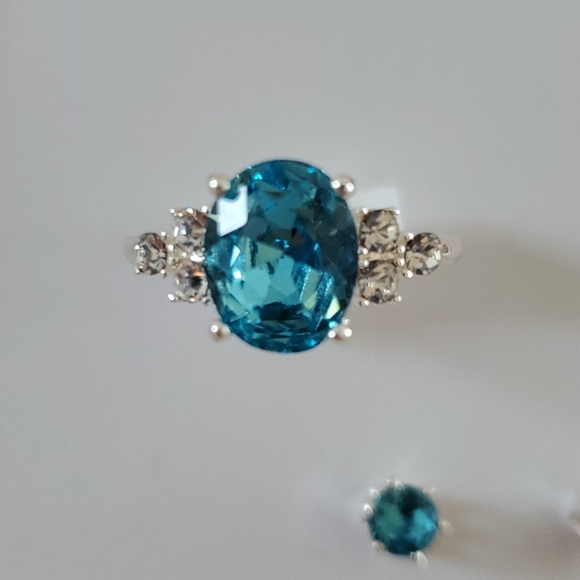 City by City Sz 7 Crystal 💍 Ring Set - Picture 2 of 8